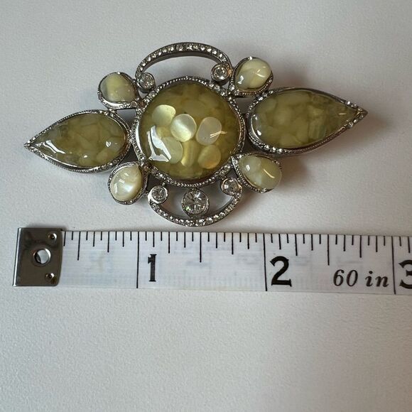 - Chanel Floating Opal Pin/Brooch. Pristine Condition. - Picture 4 of 6